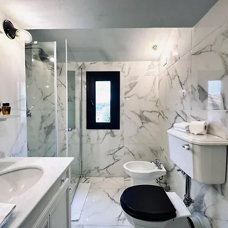Tuscan Townhouse شقة *